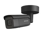 KAAMERAMAAILM.EE - Must Hikvision 4MP torukaamera motoriseeritud suumiga objektiiviga, mis on paigaldatud ümmargusele alusele nurga all, mis on mõeldud tõhusaks jälgimiseks ja järelevalveks. (2/2)