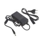 Stabiliseeritud väljundpingega toiteplokk 12VDC 3.0A • sisendpinge 100-240V, pistik 5.5mm/2.1mm