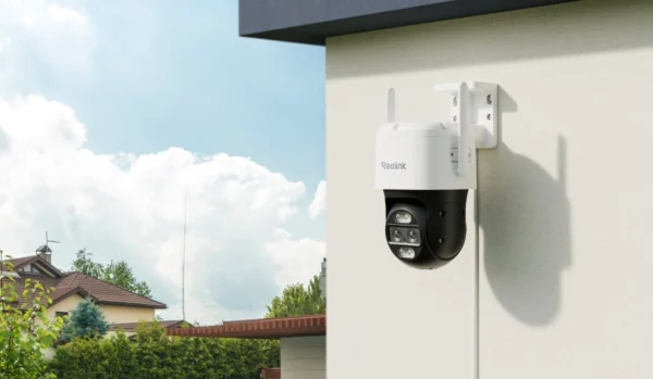 Reolink TrackMix Wired LTE security camera